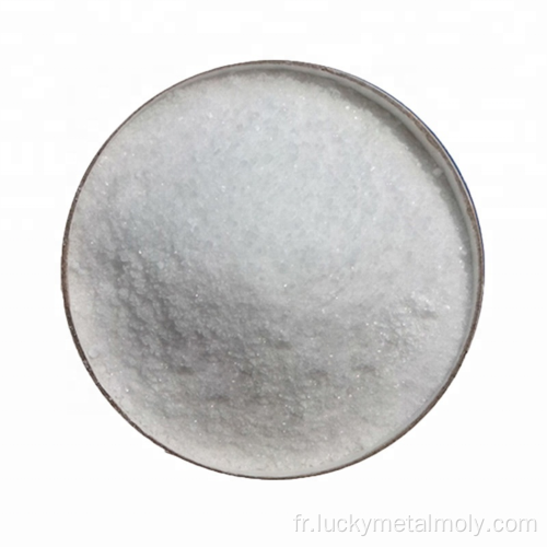 Poudre blanche de métatunumstate d&#39;ammonium